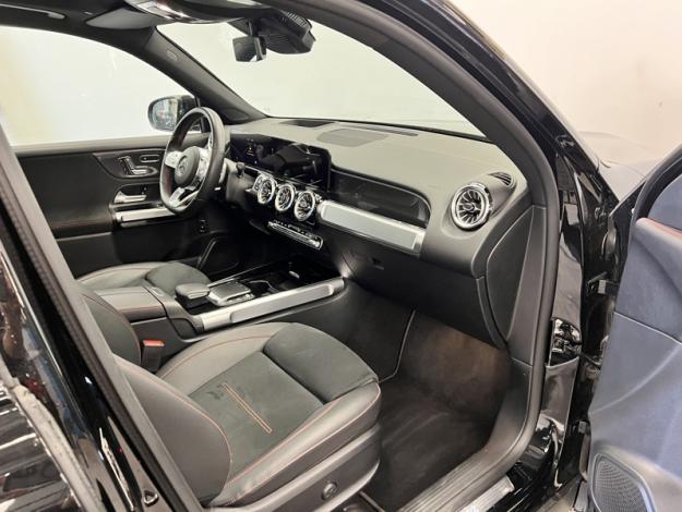 MERCEDES-BENZ GLB 180 AMG Pack Night Pano Attelage  
