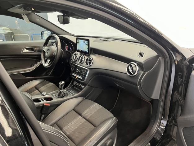 MERCEDES-BENZ GLA 180 Urban  