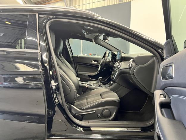 MERCEDES-BENZ GLA 180 Urban  