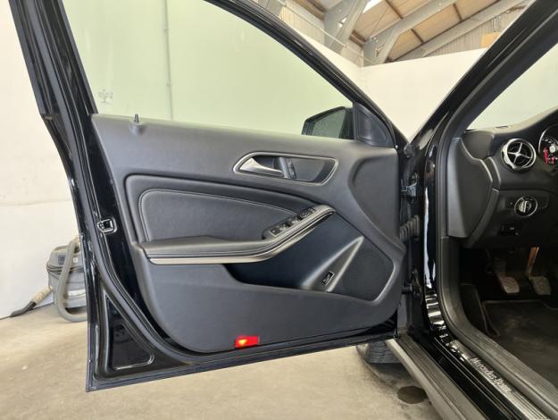 MERCEDES-BENZ GLA 180 Urban  