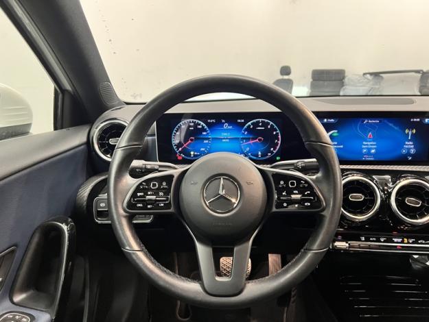 MERCEDES-BENZ A 180 Toit Pano Attelage   