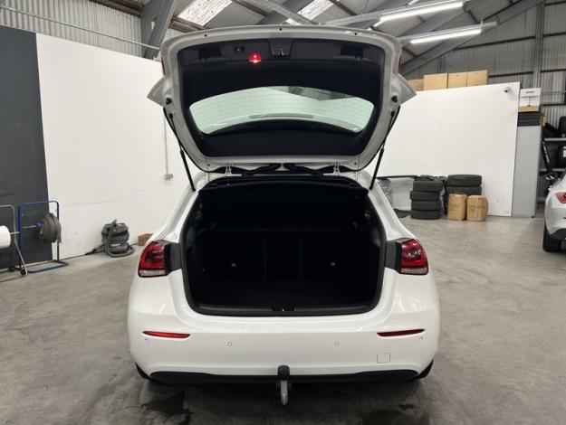 MERCEDES-BENZ A 180 Toit Pano Attelage   