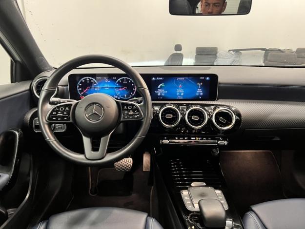 MERCEDES-BENZ A 180 Toit Pano Attelage   