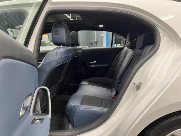 MERCEDES-BENZ A 180 Toit Pano Attelage   