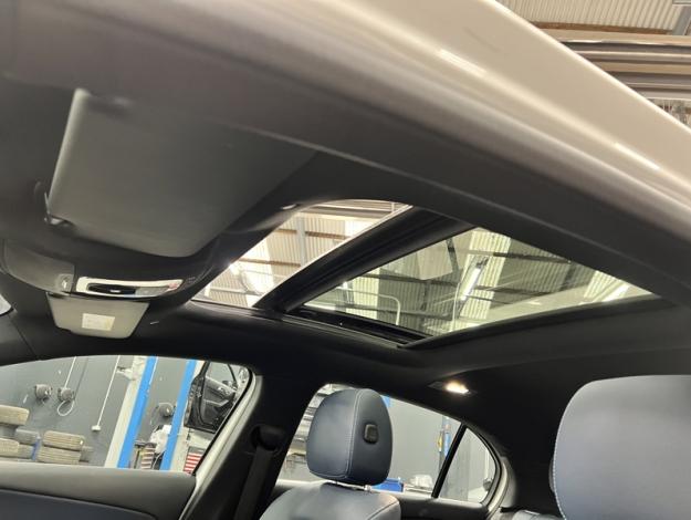 MERCEDES-BENZ A 180 Toit Pano Attelage   