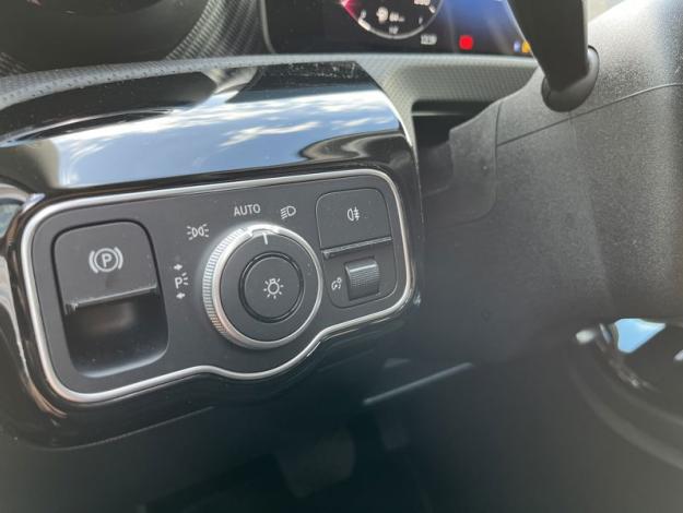 MERCEDES-BENZ A trida A 200 (12/21)