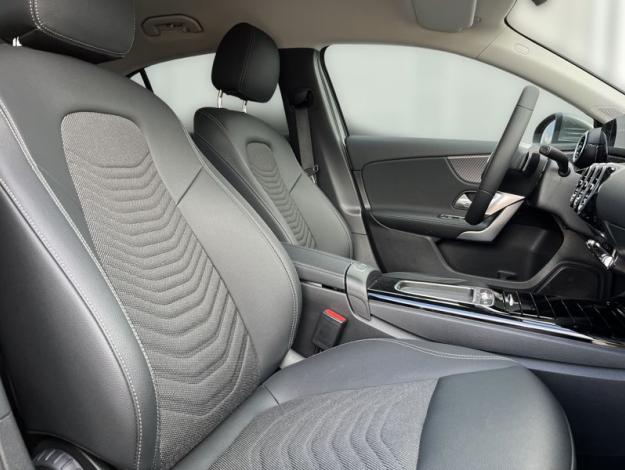 MERCEDES-BENZ A trida A 200 (16/21)