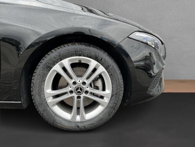 MERCEDES-BENZ A-Třída A 200 (9/21)