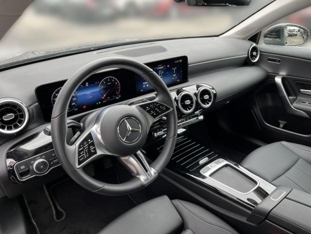 MERCEDES-BENZ A-Třída A 200 (10/21)