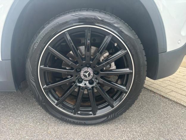 MERCEDES-BENZ GLA-Klasse GLA 250 e Off-Roader