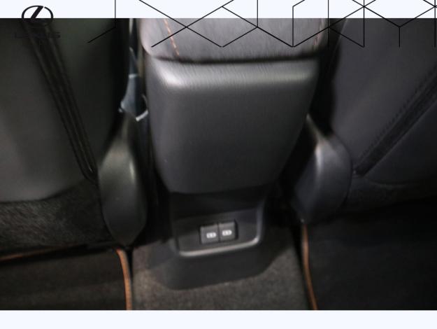 LEXUS LBX 1.5 136H 2WD Cool PACK ADVANCED  