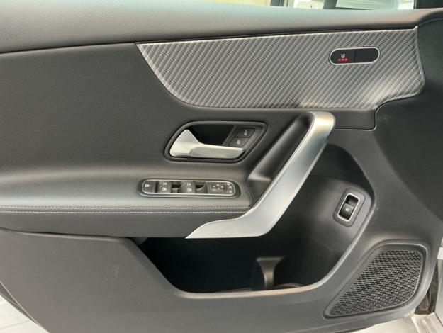MERCEDES-BENZ A 250 e Facelift Business Line  
