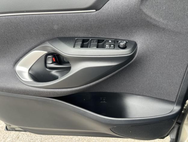 TOYOTA Yaris Cross Hybrid 2WD Design   