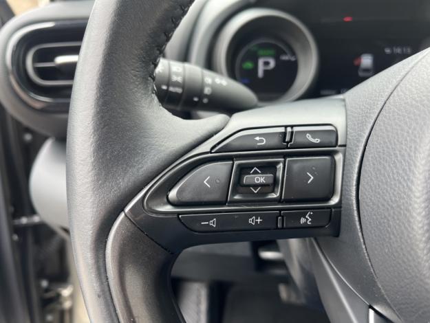 TOYOTA Yaris Cross Hybrid 2WD Design   