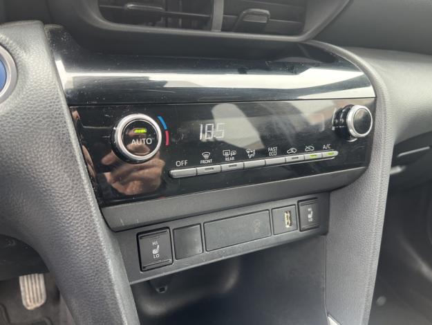 TOYOTA Yaris Cross Hybrid 2WD Design   