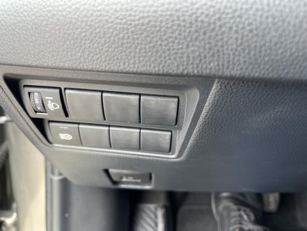 TOYOTA Yaris Cross Hybrid 2WD Design   