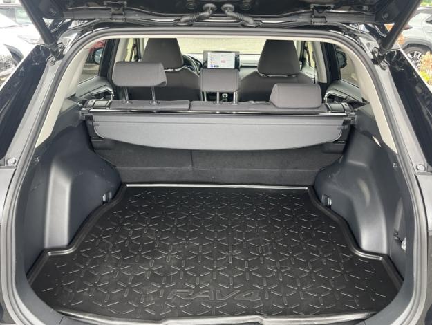 TOYOTA RAV4 218h Dynamic  