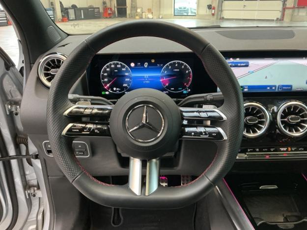 MERCEDES-BENZ GLA 180 AMG Pack Night Toit Pano  