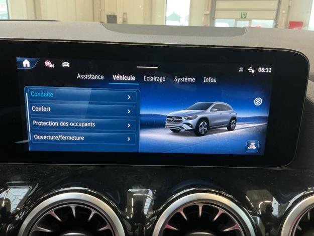 MERCEDES-BENZ GLA 180 AMG Pack Night Toit Pano  