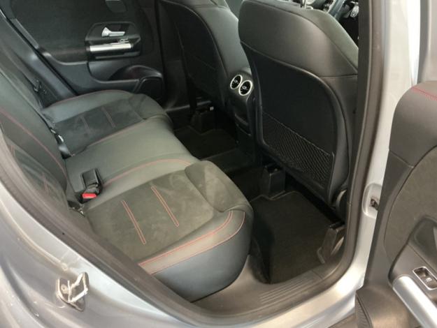 MERCEDES-BENZ GLA 180 AMG Pack Night Toit Pano  