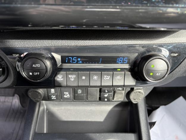 TOYOTA Hilux 2.8 D-4D X-TRA Héritage 4WD AUTO  