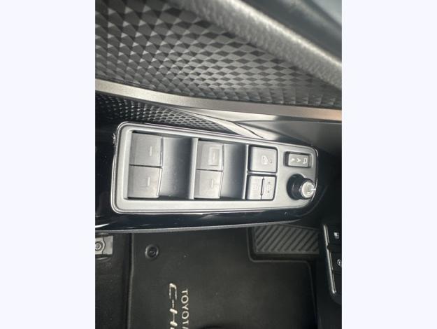 TOYOTA C-HR 122h Collection  