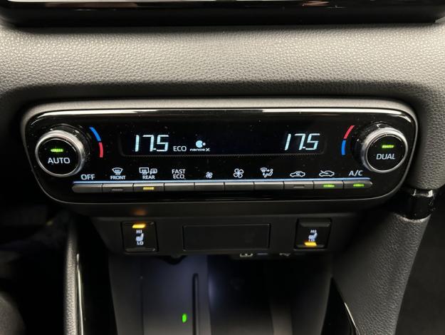 TOYOTA Yaris 130h Collection  