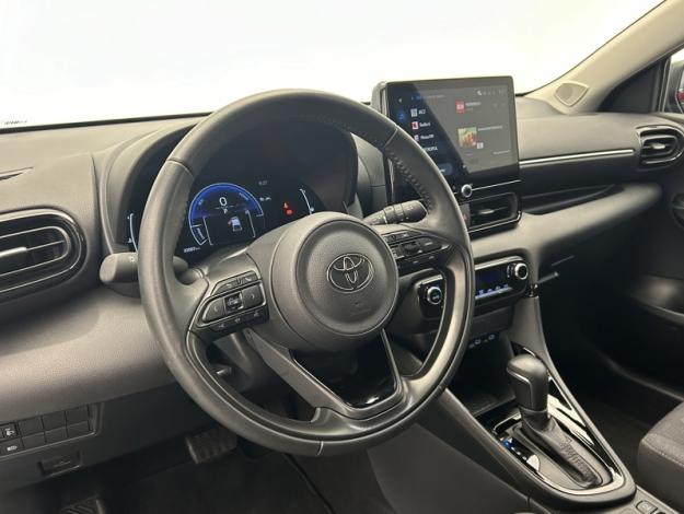 TOYOTA Yaris 116h Design Pack  