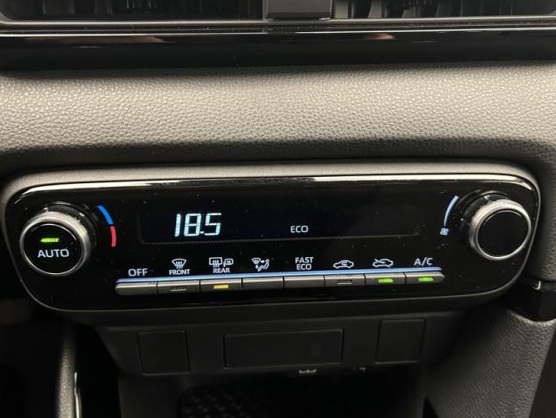 TOYOTA Yaris 116h Design Pack  
