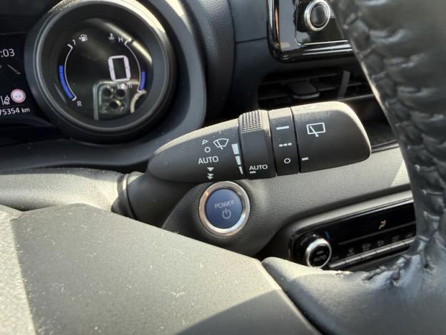 TOYOTA Yaris Hybride 116h Design  