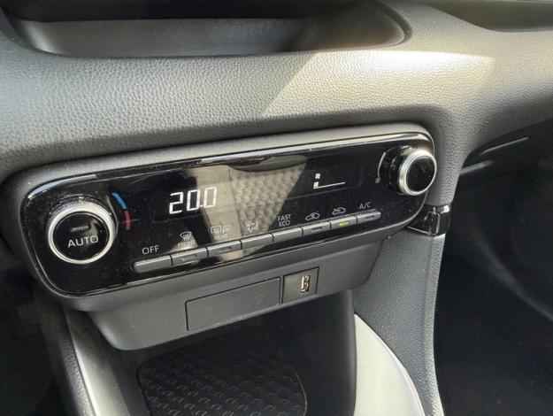 TOYOTA Yaris Hybride 116h Design  