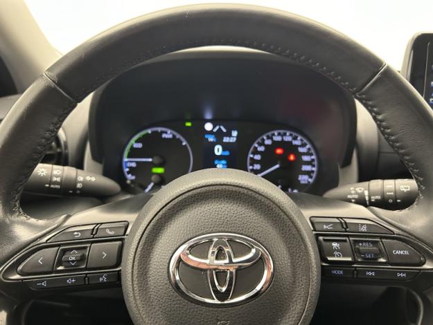 TOYOTA Yaris 116h Dynamic Business   