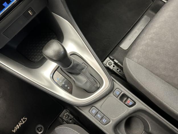 TOYOTA Yaris 116h Dynamic Business   