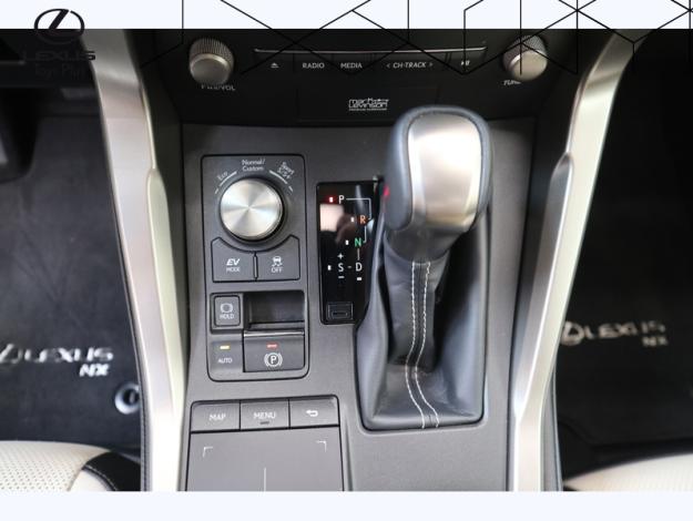 LEXUS NX 2.5 300H Executive Innovation 4WD   