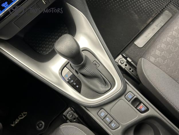 TOYOTA Yaris 116h Design  