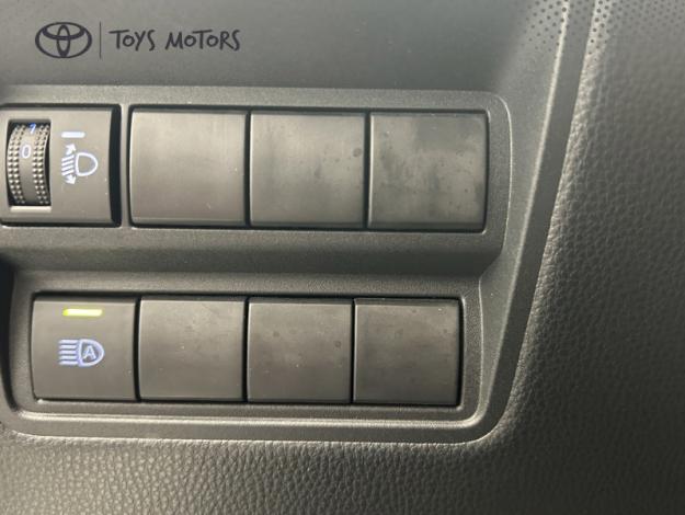 TOYOTA Yaris 116h Design  