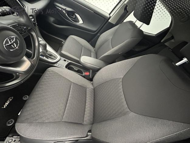 TOYOTA Yaris 116h Design  