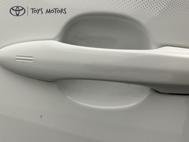 TOYOTA Yaris 116h Design  