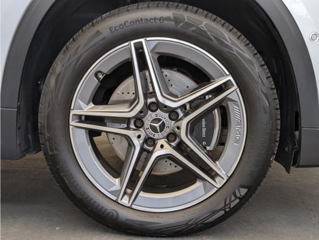 MERCEDES-BENZ GLA 250 e AMG Line  
