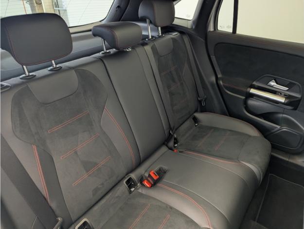 MERCEDES-BENZ GLA 250 e AMG Line  