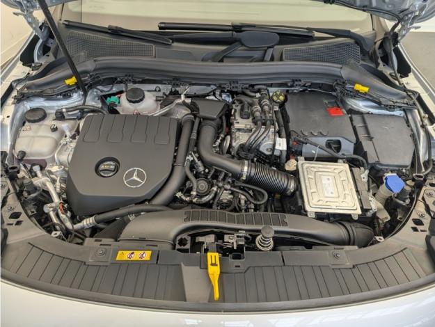MERCEDES-BENZ GLA 250 e AMG Line  
