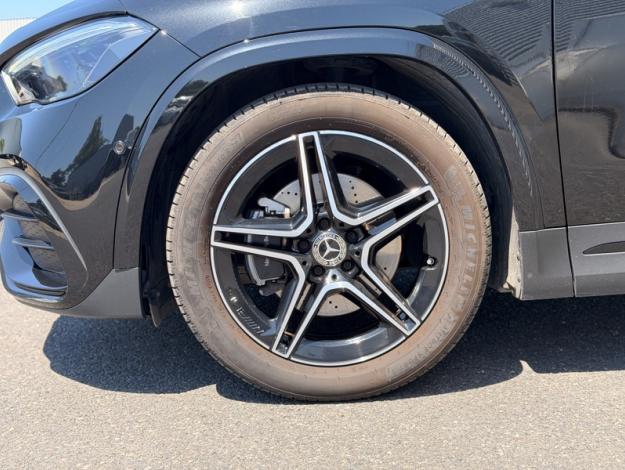 MERCEDES-BENZ GLA 180 AMG Line  