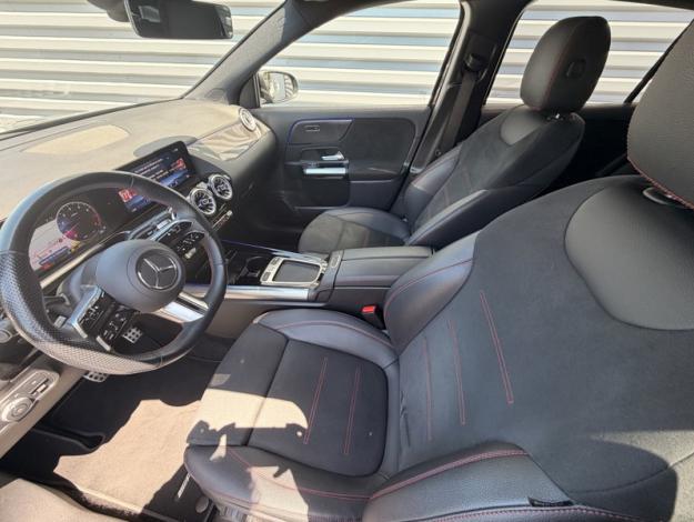 MERCEDES-BENZ GLA 180 AMG Line  