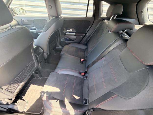MERCEDES-BENZ GLA 180 AMG Line  