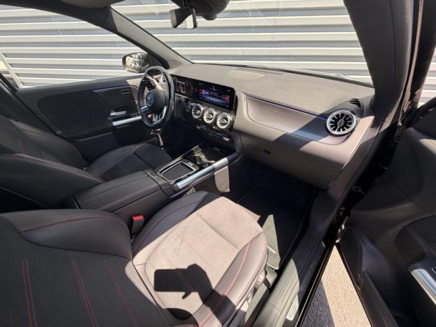 MERCEDES-BENZ GLA 180 AMG Line  