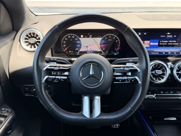 MERCEDES-BENZ GLA 180 AMG Line  
