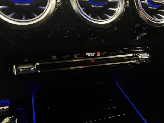 MERCEDES-BENZ GLA 200 d AMG Line  