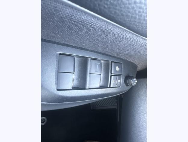 TOYOTA Yaris 116h Design  