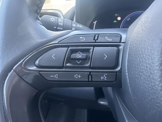 TOYOTA Yaris 116h Design  