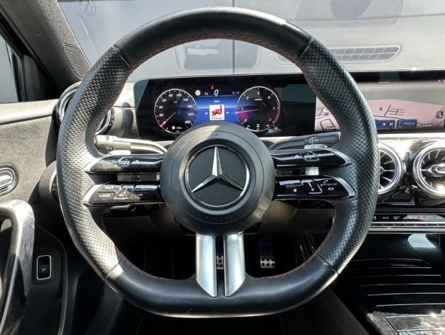MERCEDES-BENZ Classe A 200 d Berline AMG Line  